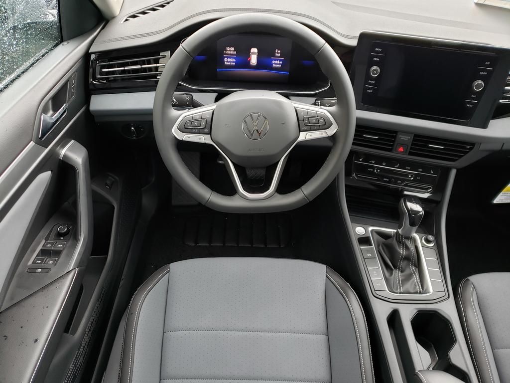 2026 Volkswagen Jetta SE - Photo 10
