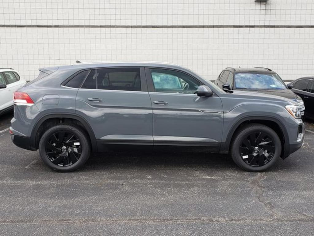 New 2026 Volkswagen Atlas Cross Sport 2.0T SE w/Technology SUV