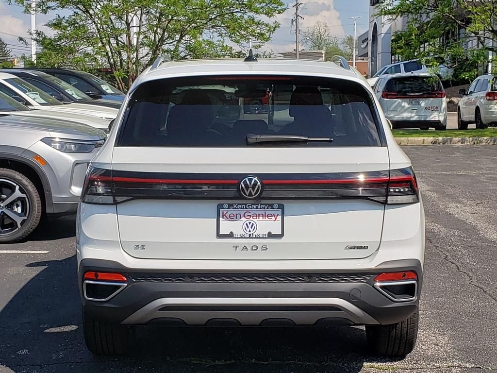 New 2026 Volkswagen Taos 1.5T SE SUV