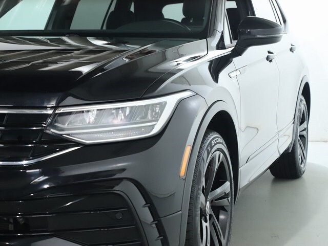 2023 Volkswagen Tiguan SE R-Line Black photo 4