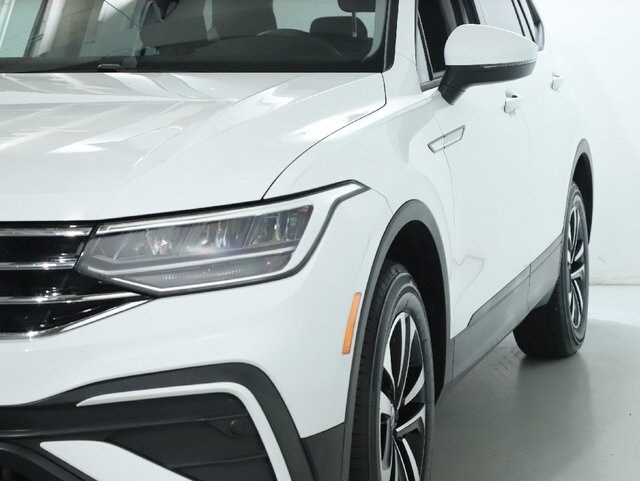 2024 Volkswagen Tiguan S photo 2