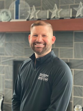 Staff member Tim Nadvit from ID_9a9c8105d938