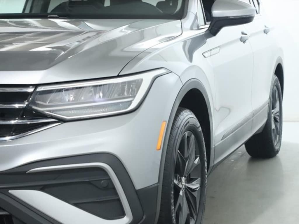 Used 2024 Volkswagen Tiguan 2.0T SE SUV