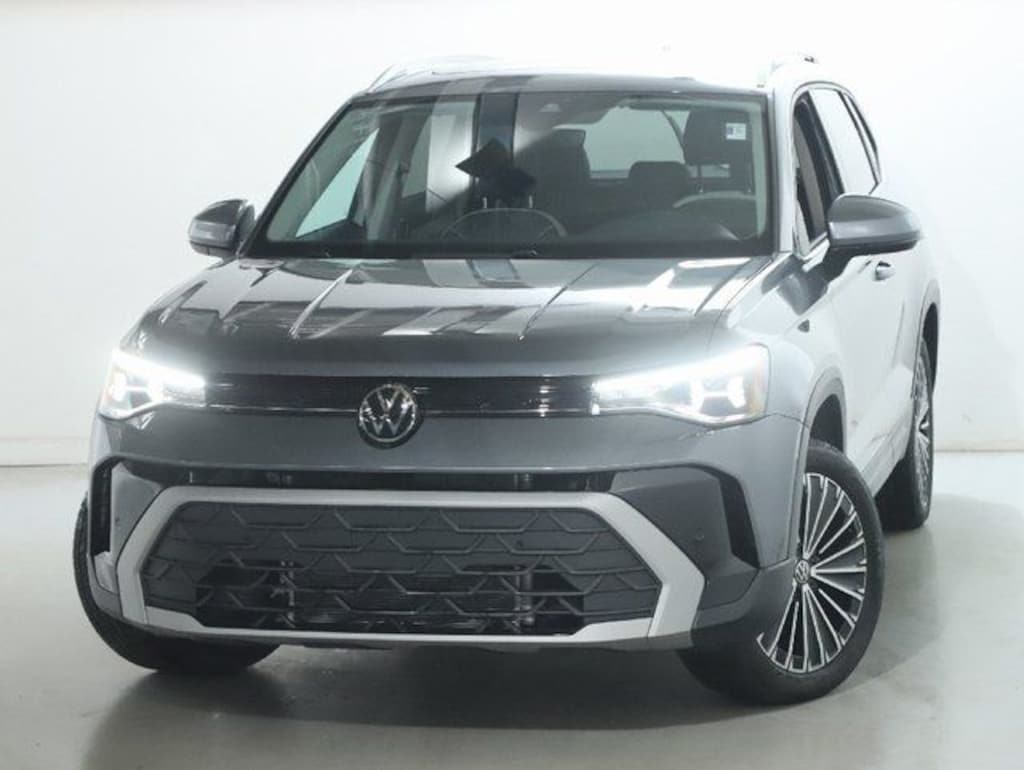 Used 2025 Volkswagen Taos 1.5T SE SUV