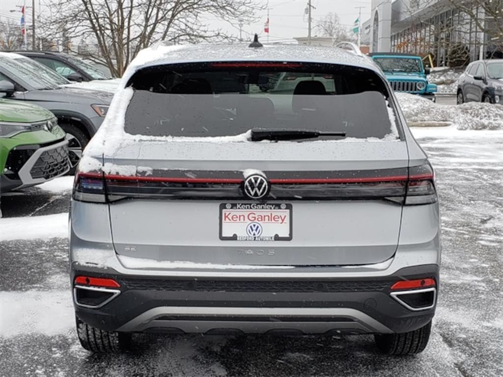 New 2026 Volkswagen Taos 1.5T SE SUV