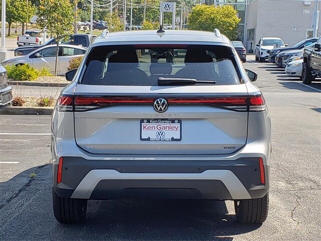 2025 Volkswagen Tiguan SE photo 3