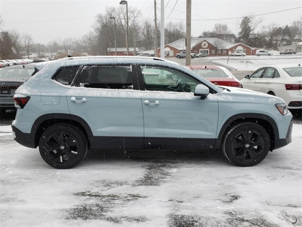 New 2026 Volkswagen Taos 1.5T SE SUV