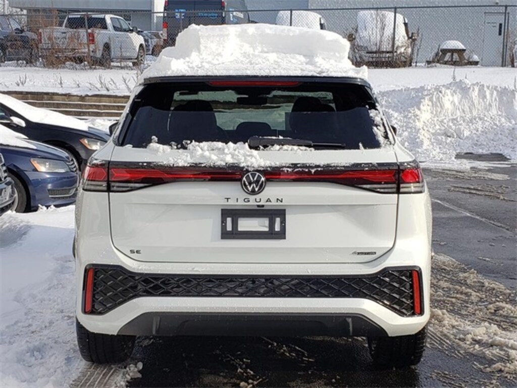 New 2026 Volkswagen Tiguan 2.0T SE R-Line Black SUV