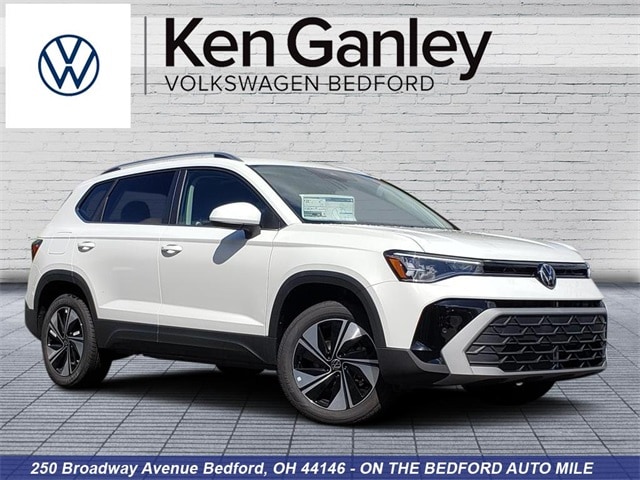 2025 Volkswagen Taos SE's photo