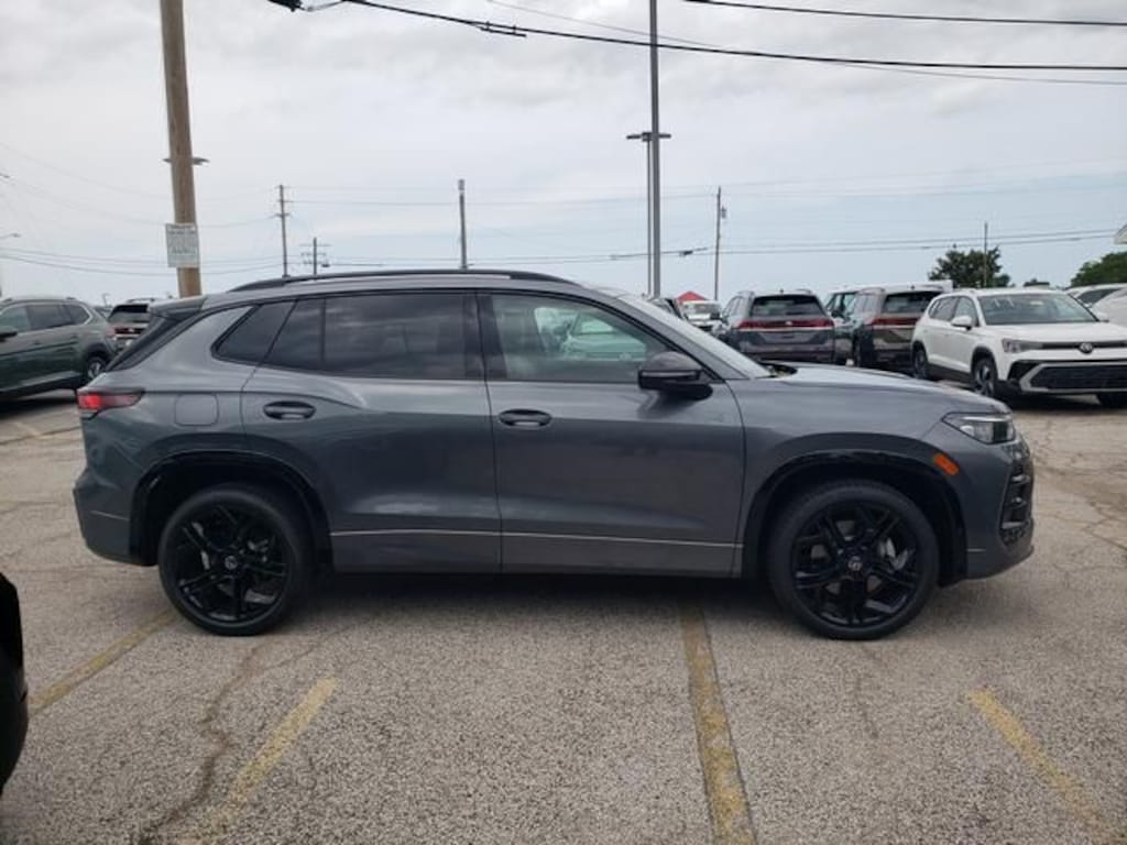 New 2026 Volkswagen Tiguan SE R-Line Black SUV