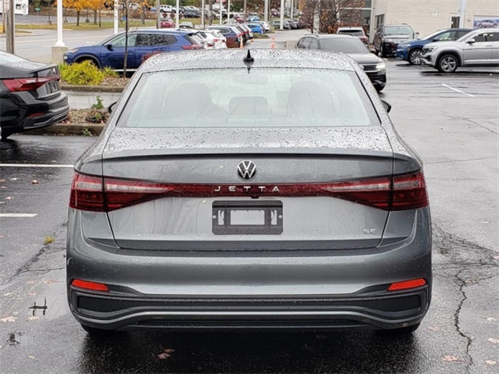 New 2026 Volkswagen Jetta 1.5T SE Sedan