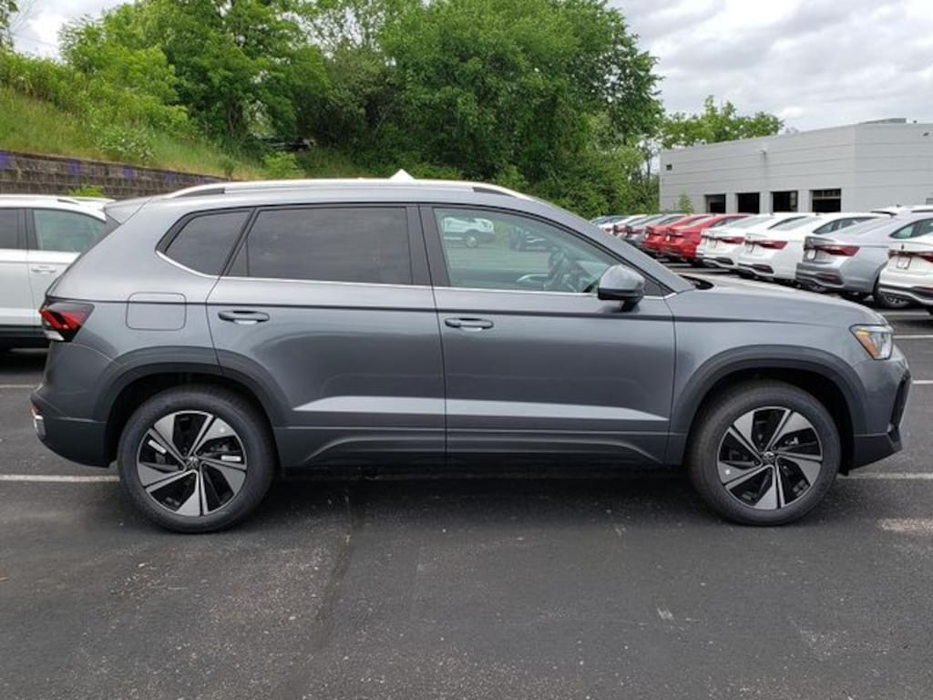 New 2026 Volkswagen Taos 1.5T SE SUV