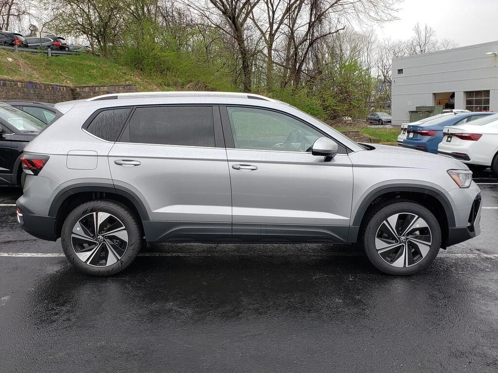 New 2026 Volkswagen Taos 1.5T SE SUV