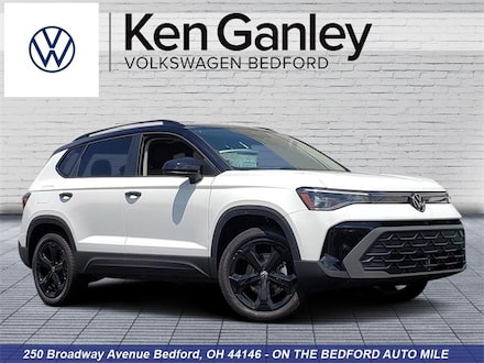 2025 Volkswagen Taos 1.5T SE Black SUV