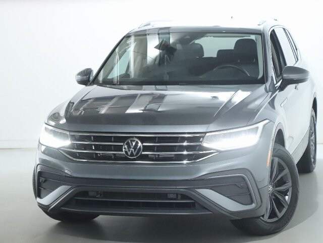 2023 Volkswagen Tiguan SE photo 3
