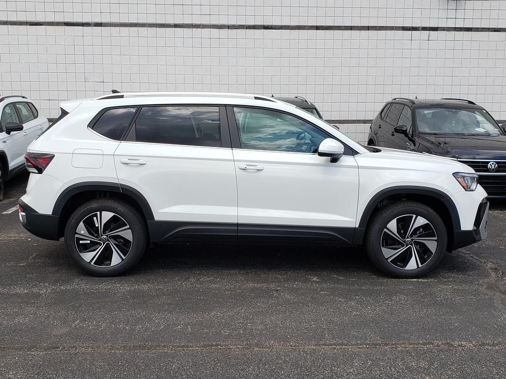 New 2026 Volkswagen Taos 1.5T SE SUV