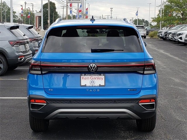 2025 Volkswagen Taos SE photo 4