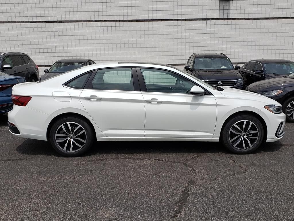 New 2026 Volkswagen Jetta 1.5T SE Sedan