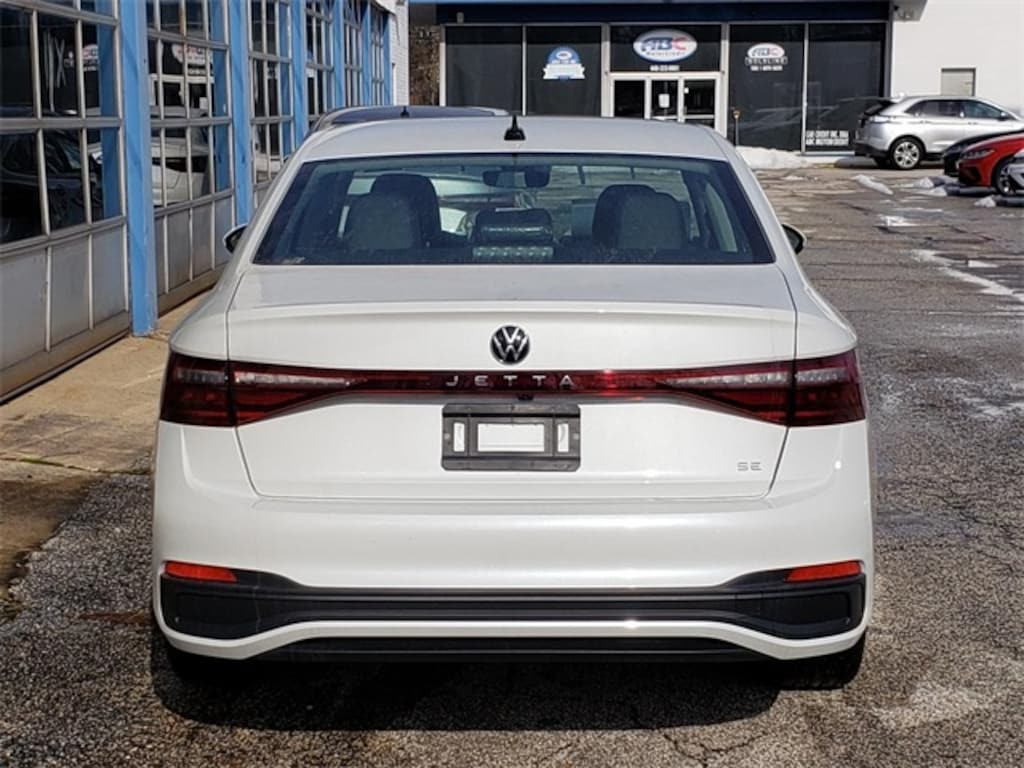 New 2026 Volkswagen Jetta 1.5T SE Sedan