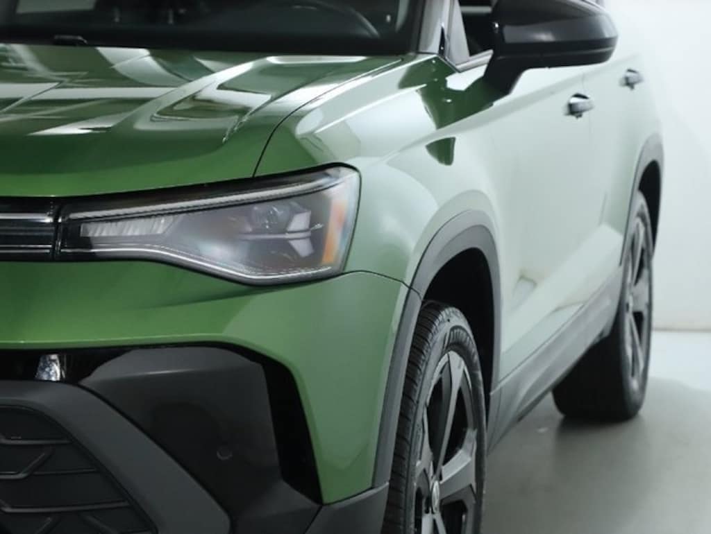 Used 2025 Volkswagen Taos 1.5T SE Black SUV