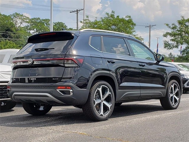 2025 Volkswagen Taos SEL photo 3