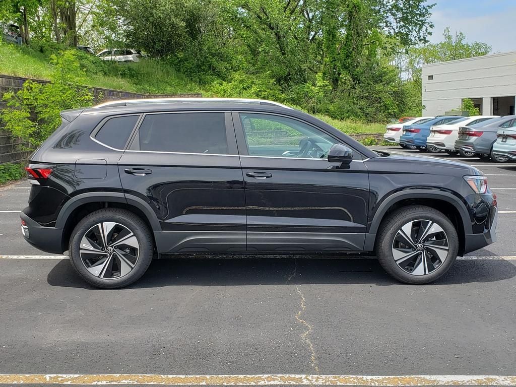 New 2026 Volkswagen Taos 1.5T SE SUV
