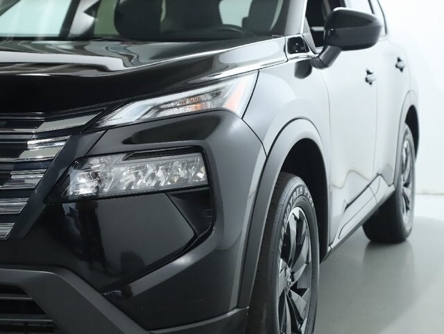 2024 Nissan Rogue SV photo 4
