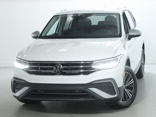 2024 Volkswagen Tiguan SE Wolfsburg Edition photo 3