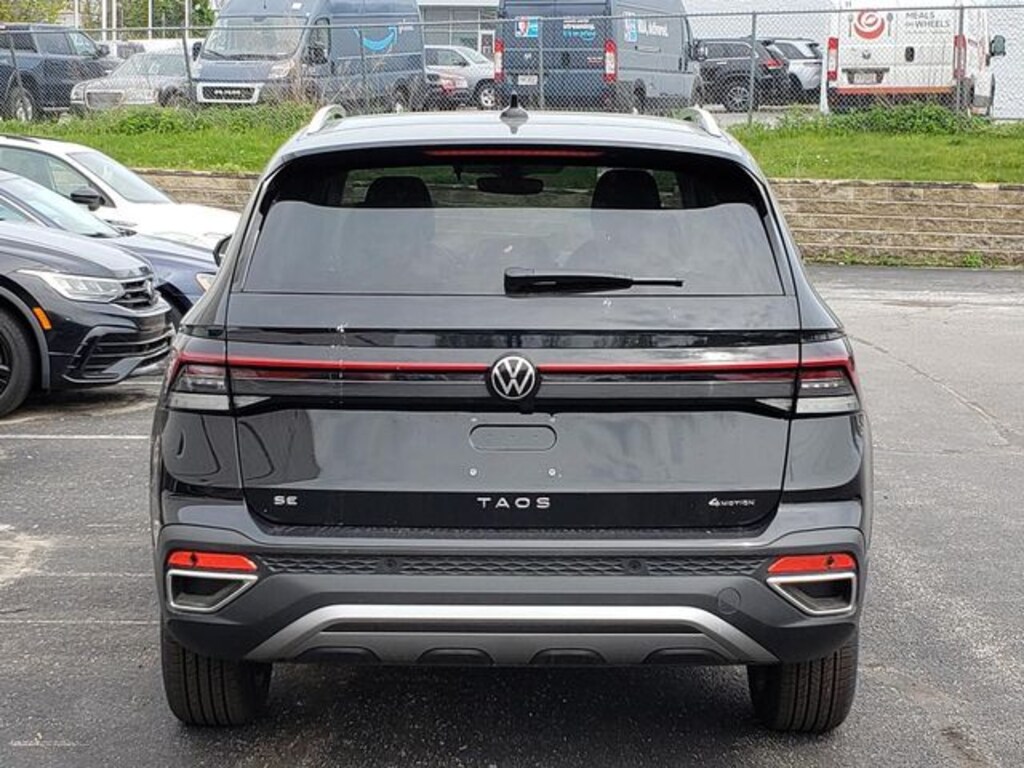 New 2026 Volkswagen Taos 1.5T SE SUV