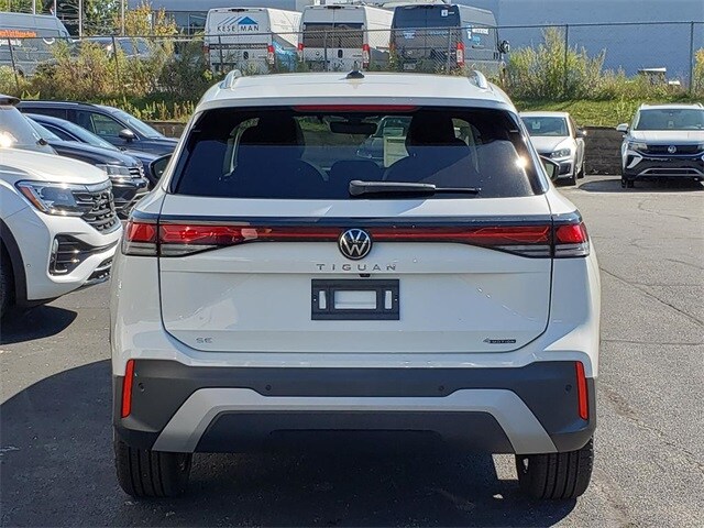 2025 Volkswagen Tiguan SE photo 4