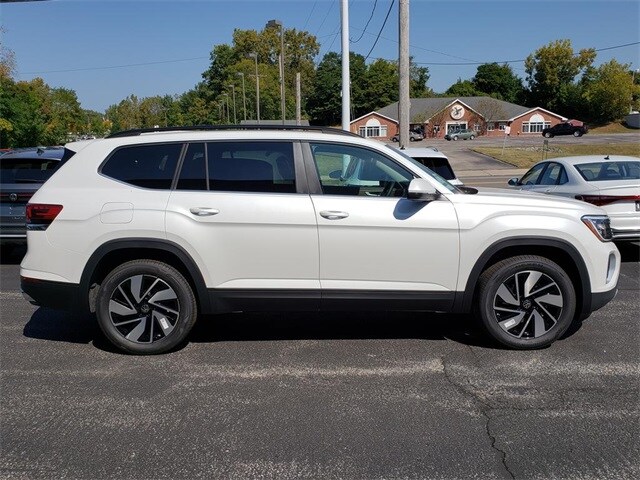 2026 Volkswagen Atlas SE Technology photo 2