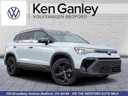 2025 Volkswagen Taos 1.5T SE Black SUV