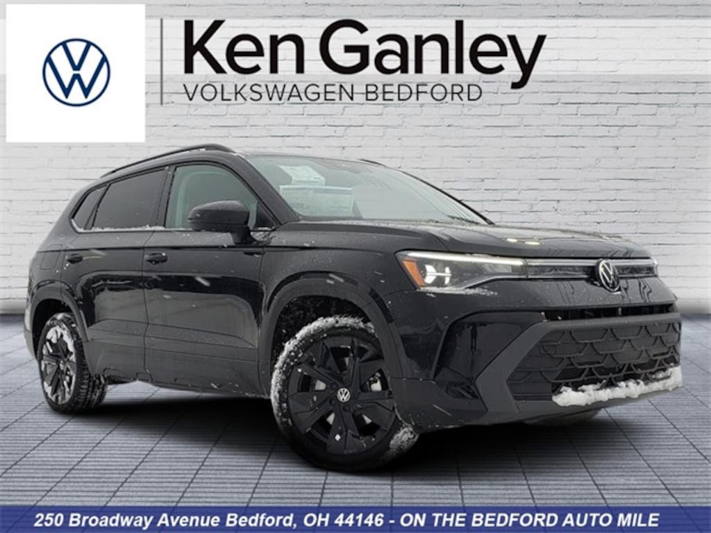 New 2026 Volkswagen Taos 1.5T SE Black SUV