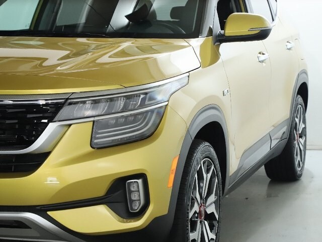2023 Kia Seltos SX photo 4