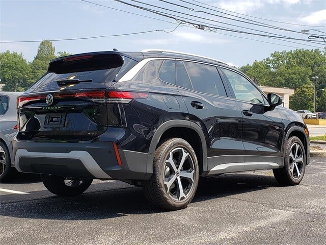 2025 Volkswagen Tiguan SE photo 3