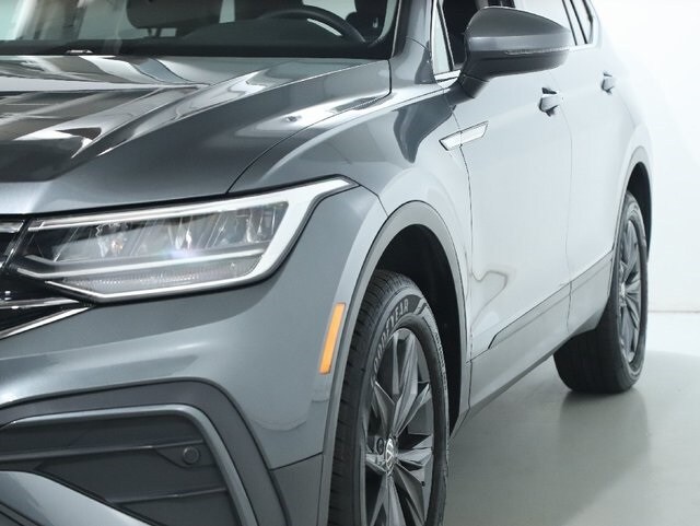 2023 Volkswagen Tiguan SE photo 4