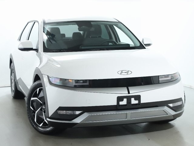 Used 2022 Hyundai IONIQ 5 SE with VIN KM8KMDAF4NU099795 for sale in Bedford, OH