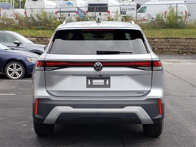 2025 Volkswagen Tiguan S photo 4