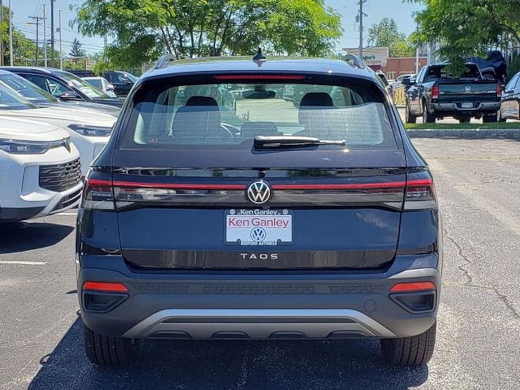 New 2026 Volkswagen Taos 1.5T S SUV
