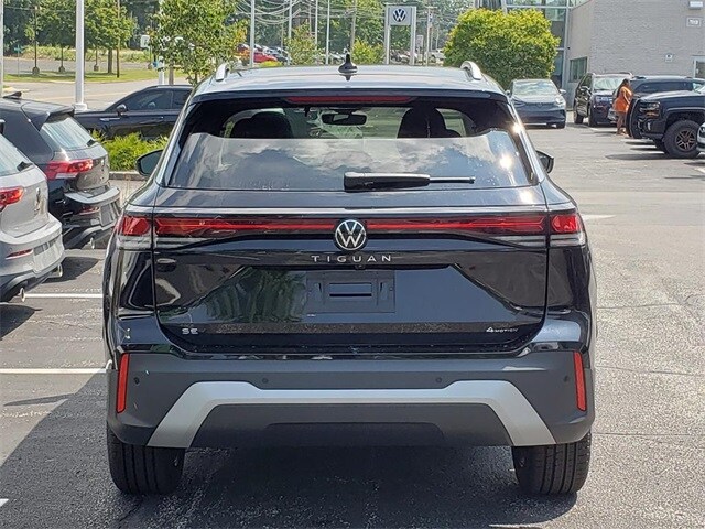 2025 Volkswagen Tiguan SE photo 4