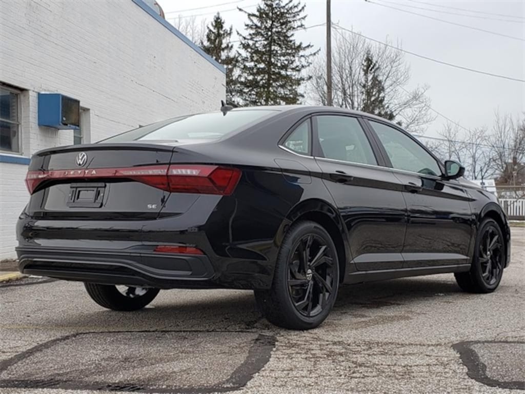 New 2026 Volkswagen Jetta 1.5T SE Sedan