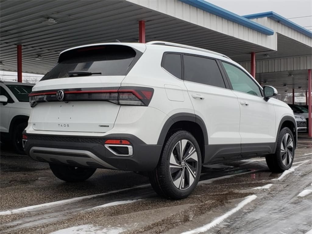 New 2026 Volkswagen Taos 1.5T SE SUV