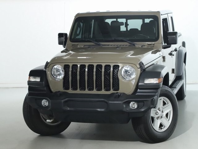 2020 Jeep Gladiator Sport photo 2