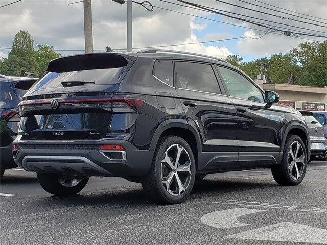 2025 Volkswagen Taos SEL photo 2