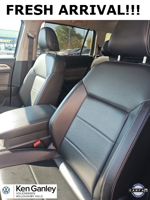 2021 Volkswagen Atlas V6 SE Technology R-Line photo 2