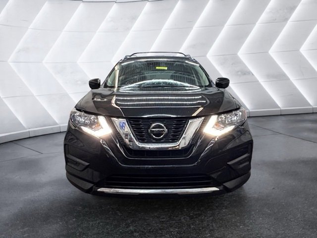 2020 Nissan Rogue SV photo 2