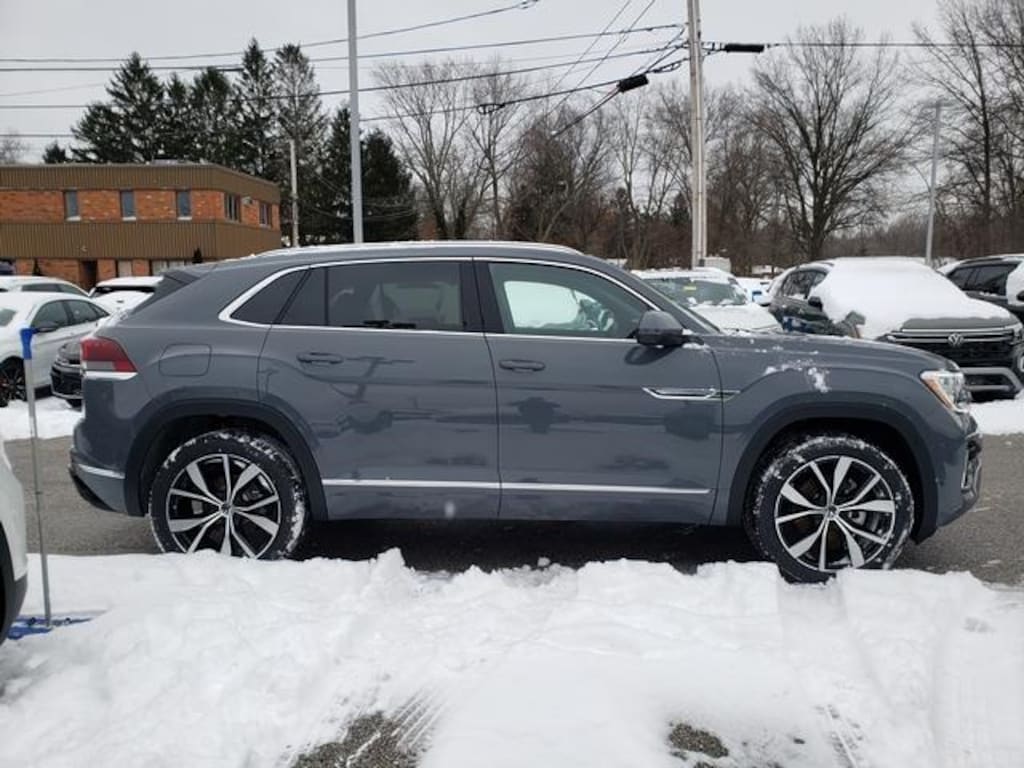 New 2026 Volkswagen Atlas Cross Sport 2.0T SEL Premium R-Line SUV
