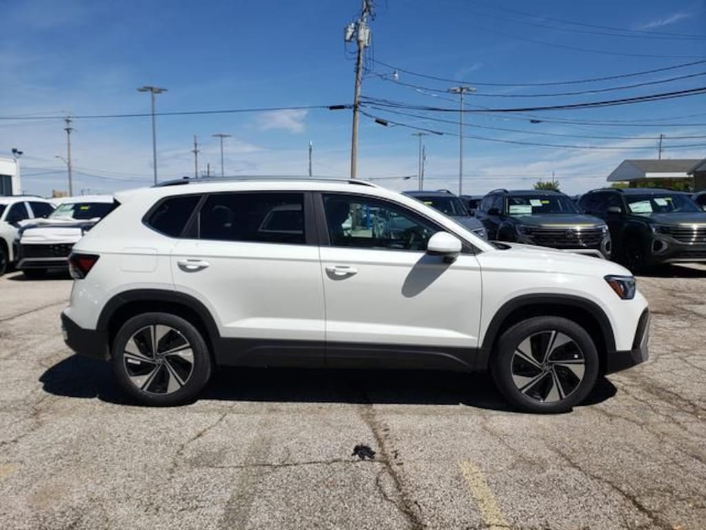 New 2026 Volkswagen Taos 1.5T SE SUV