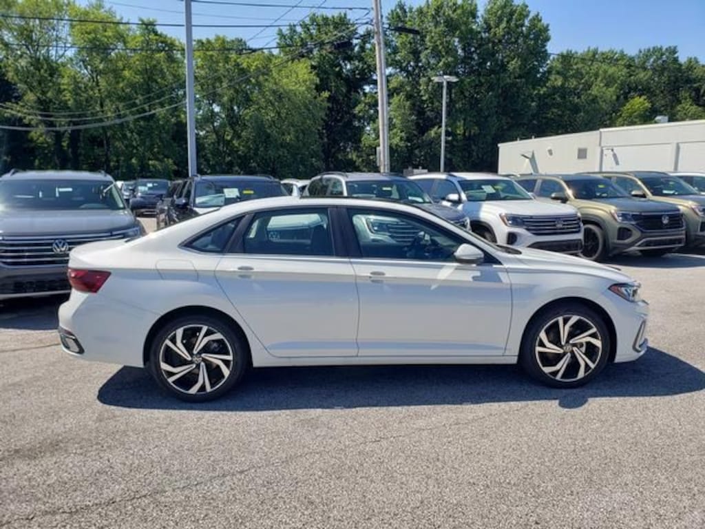 New 2026 Volkswagen Jetta 1.5T SEL Sedan