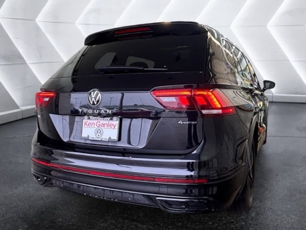 Used 2022 Volkswagen Tiguan 2.0T SE R-Line Black SUV